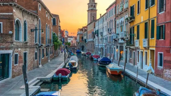 Wasserstraße in Italien